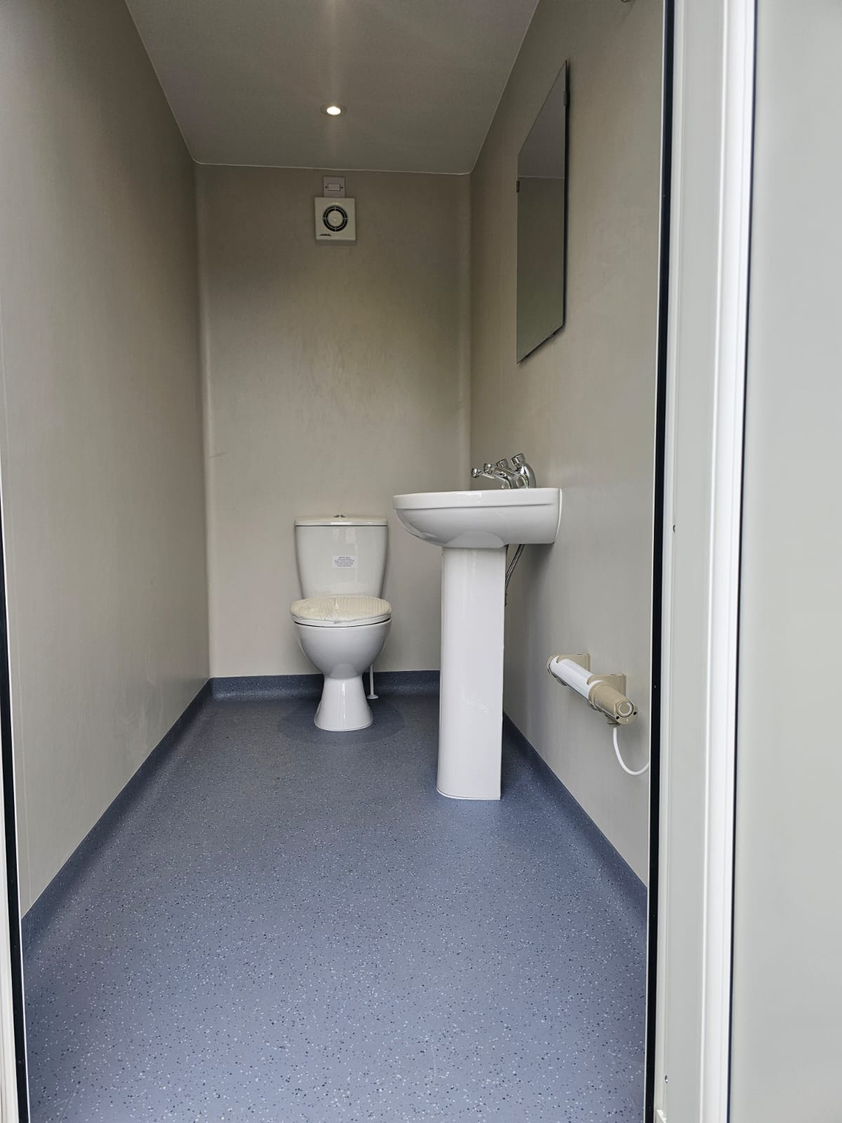 blythe-prefabricated-toilet-blocks-22x36m-interior-image-2 | Arkem Leisure Ltd